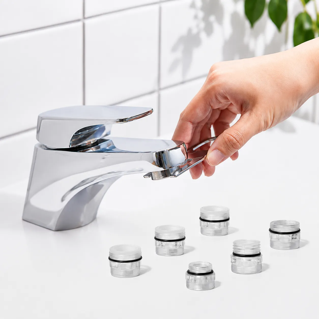 Adapter am Wasserhahn aufschrauben